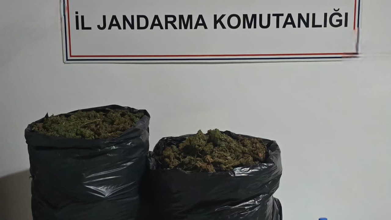 Hatay'da toprağa gömülü 12 kilo 250 gram uyuşturucu ele geçirildi