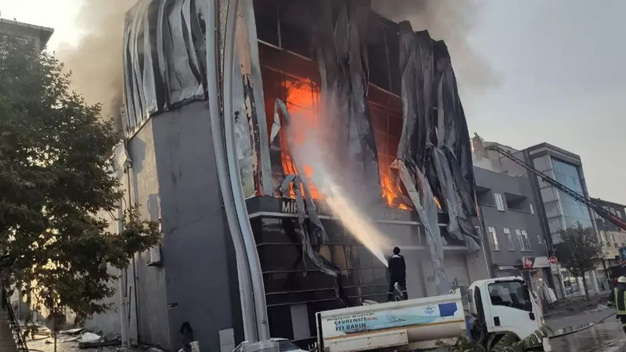 Parfüm deposu yangınında hayatını kaybedenlerin kimlikleri belli oldu