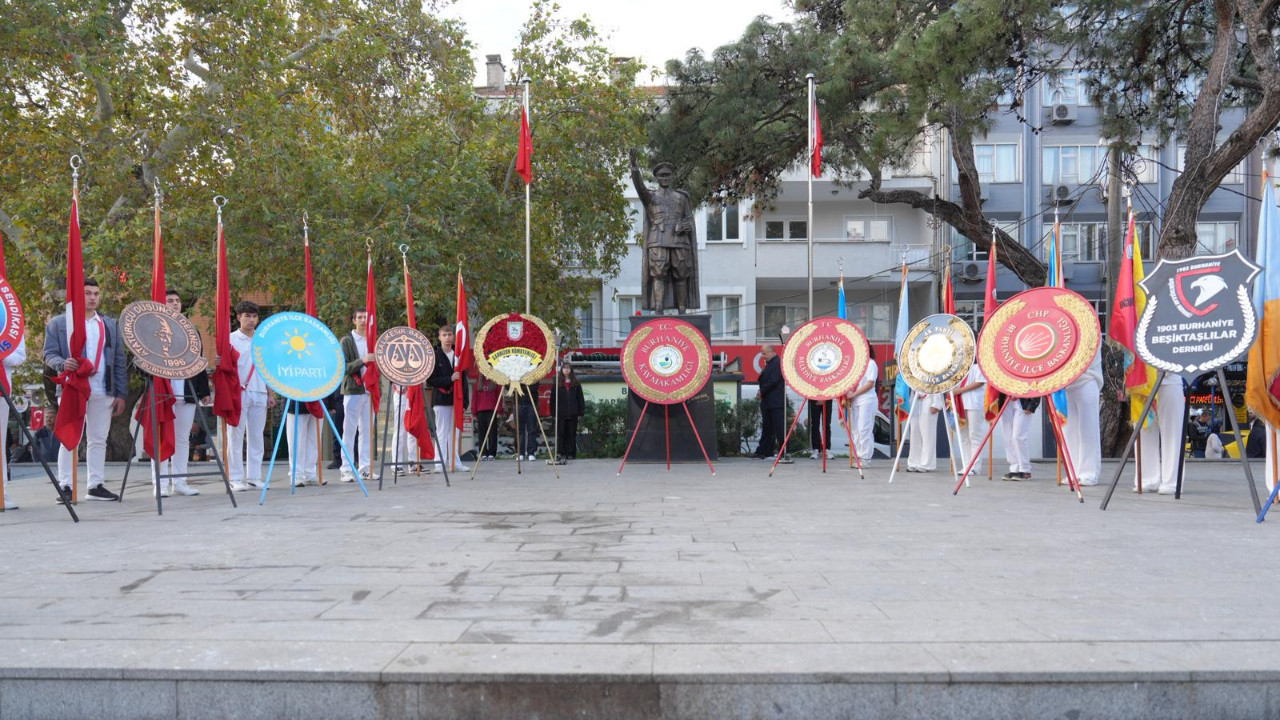 Burhaniye’de 10 Kasım Anma Günü Töreni Düzenlendi