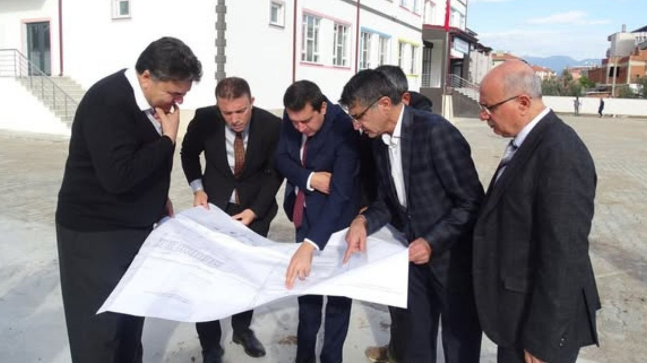 Başkan Ersoy’dan Okul Ziyareti ve 10 Kasım Katılımı