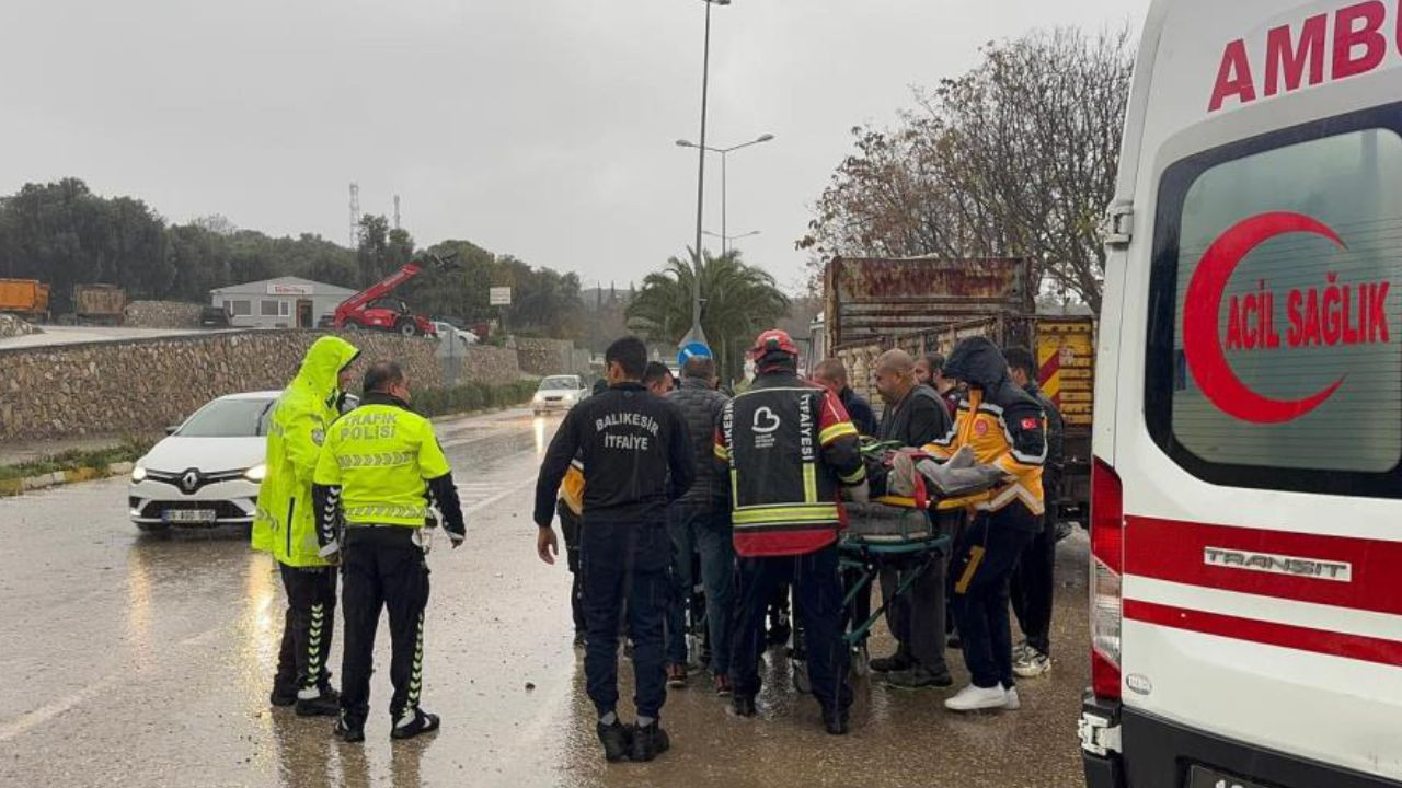 Erdek'te kamyon ile motosiklet çarpıştı: 1 yaralı