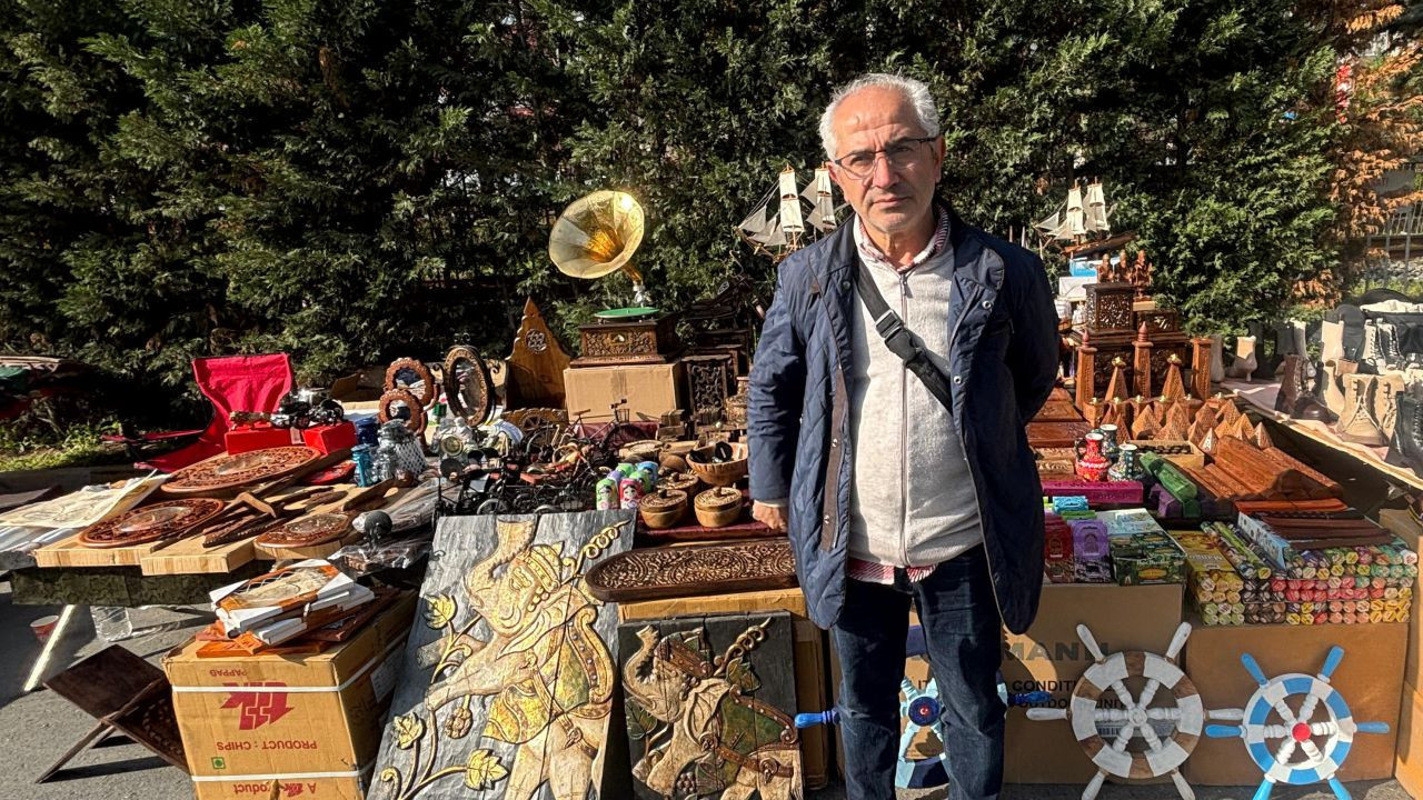 “Balıkesir’in Ahşap Ustası Hasan Bardakcı: 30 Yıllık Tutkusunu Mesleğe Dönüştürdü”