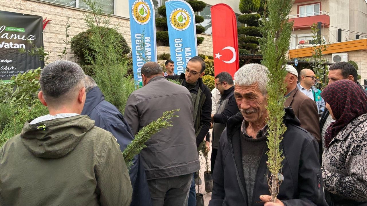 Bigadiç'te Fidanlar Sahiplenildi