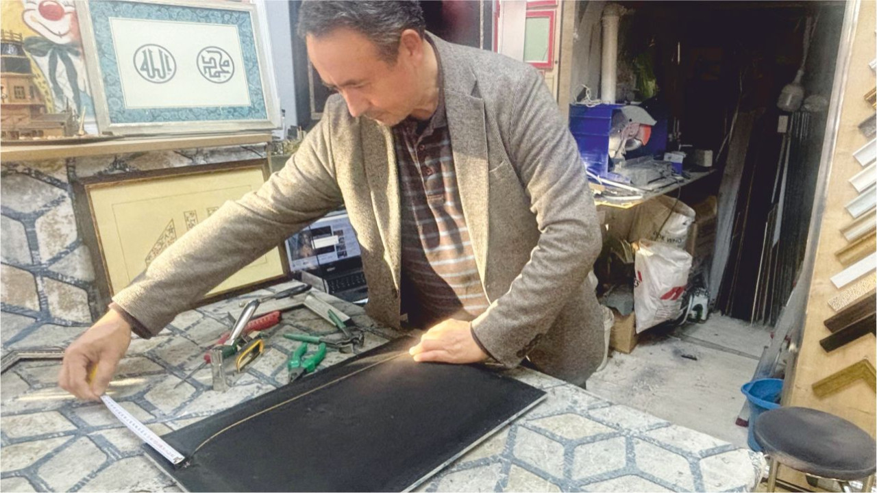 Balıkesir'de Plastik Çerçevelerde Sınırsız Renk Dönemi