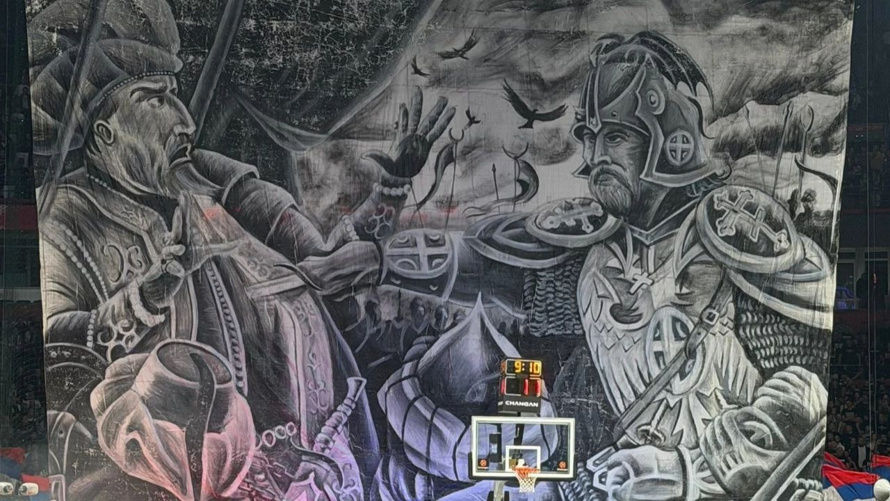 Sırp Tribünlerinden Sultan I. Murad’lı Pankart Skandalı