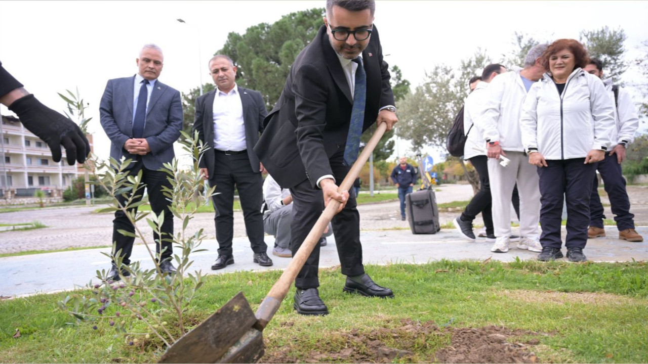 Kar Spor İda Ultra öncesinde zeytin fidanları toprakla buluştu