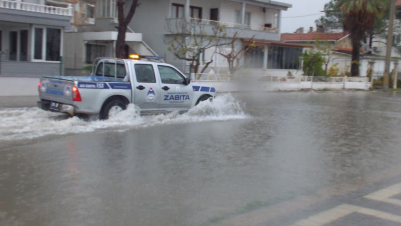Burhaniye’de Şiddetli Yağış Alarmı