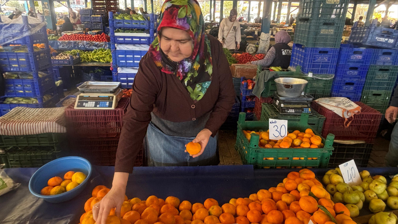 Balıkesir'de Meyve Az Fiyat Yüksek