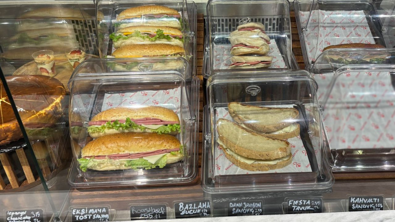 Balıkesir’de Yerel Tatlar Trend Oldu: Kafelerde Köy Ekmeği Dönemi