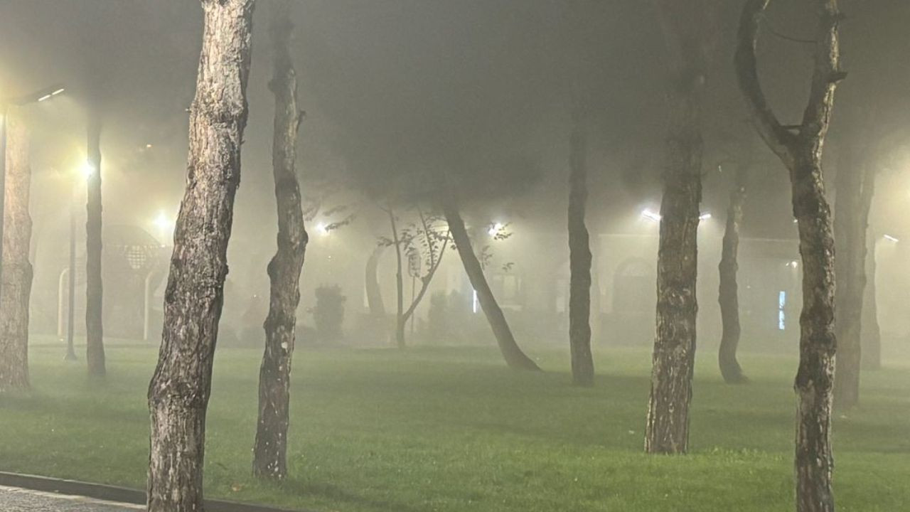 Balıkesir’i Sis Kapladı: Görüş Mesafesi Yer Yer 10 Metreye Düştü