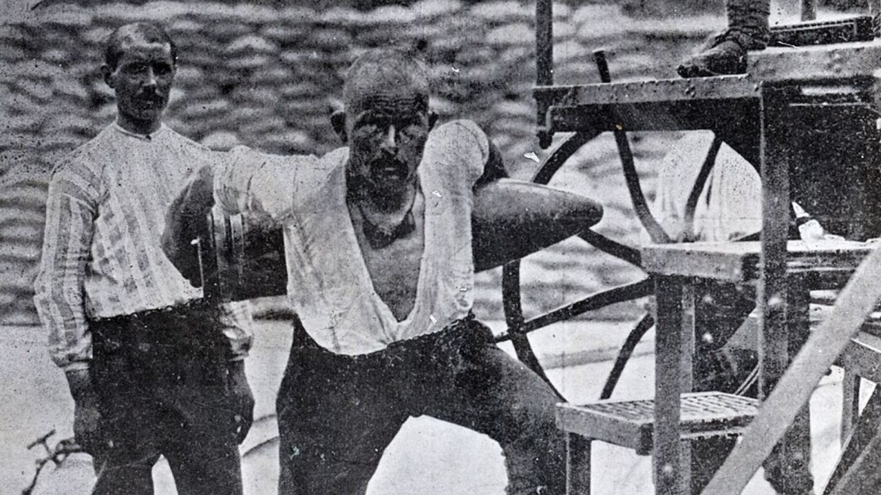 215 Kiloluk Mermiyi Sırtlayan Seyit Onbaşı Kimdir?