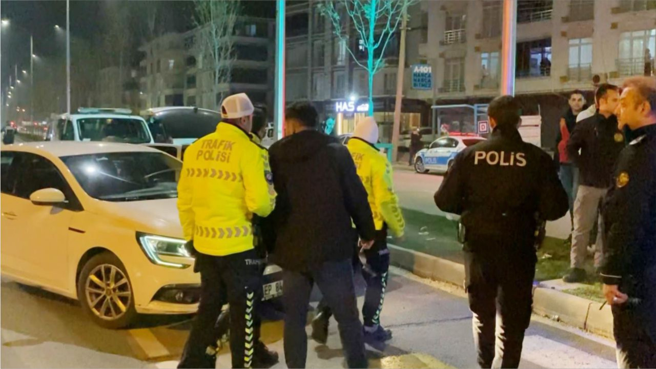 Alkollü Sürücü Makam Aracına Çarptı