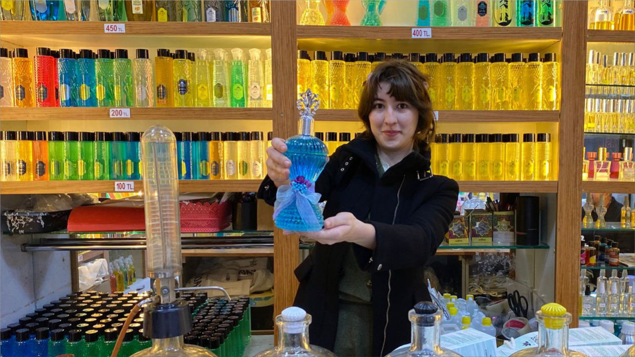 Balıkesir Kader Kolonya Esnafı Erhan Uçak: Dededen Toruna Gelenek, “1993’ten Beri Severek Yapıyoruz”