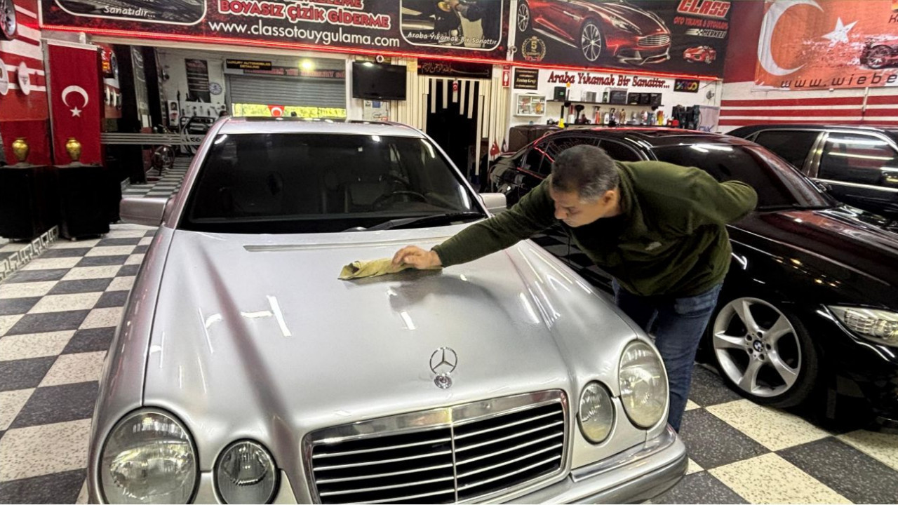 Balıkesir'de Yollar Köstebek Yuvası Gibi