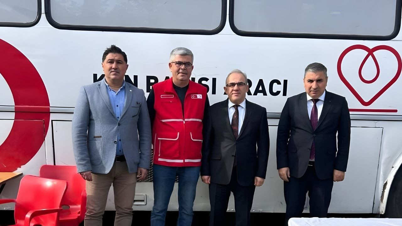 Edremit Eğitim Camiasından Kızılay’a Kan Bağışı
