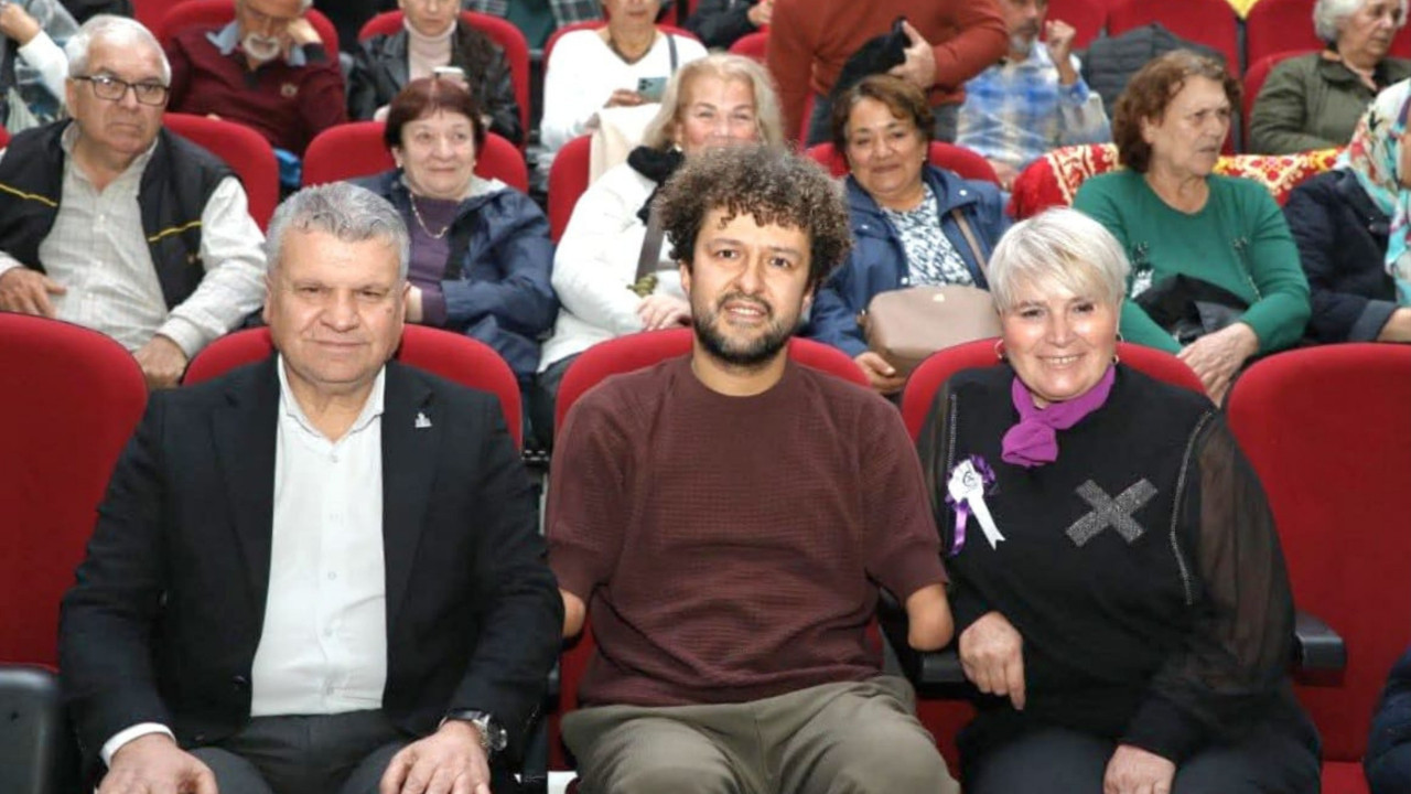 Engelli Millî Yüzücü Hamit Demir, Edremit’te Umut Işığı Oldu