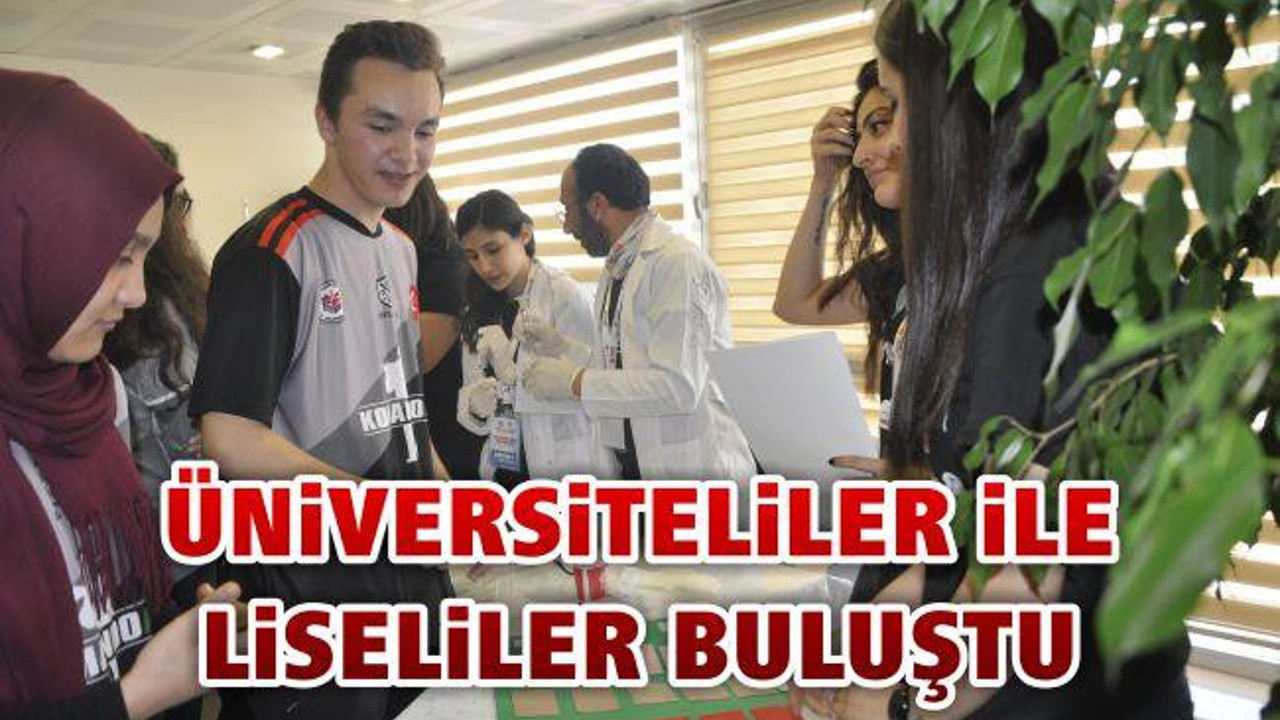 Üniversiteliler ile Liseliler Buluştu