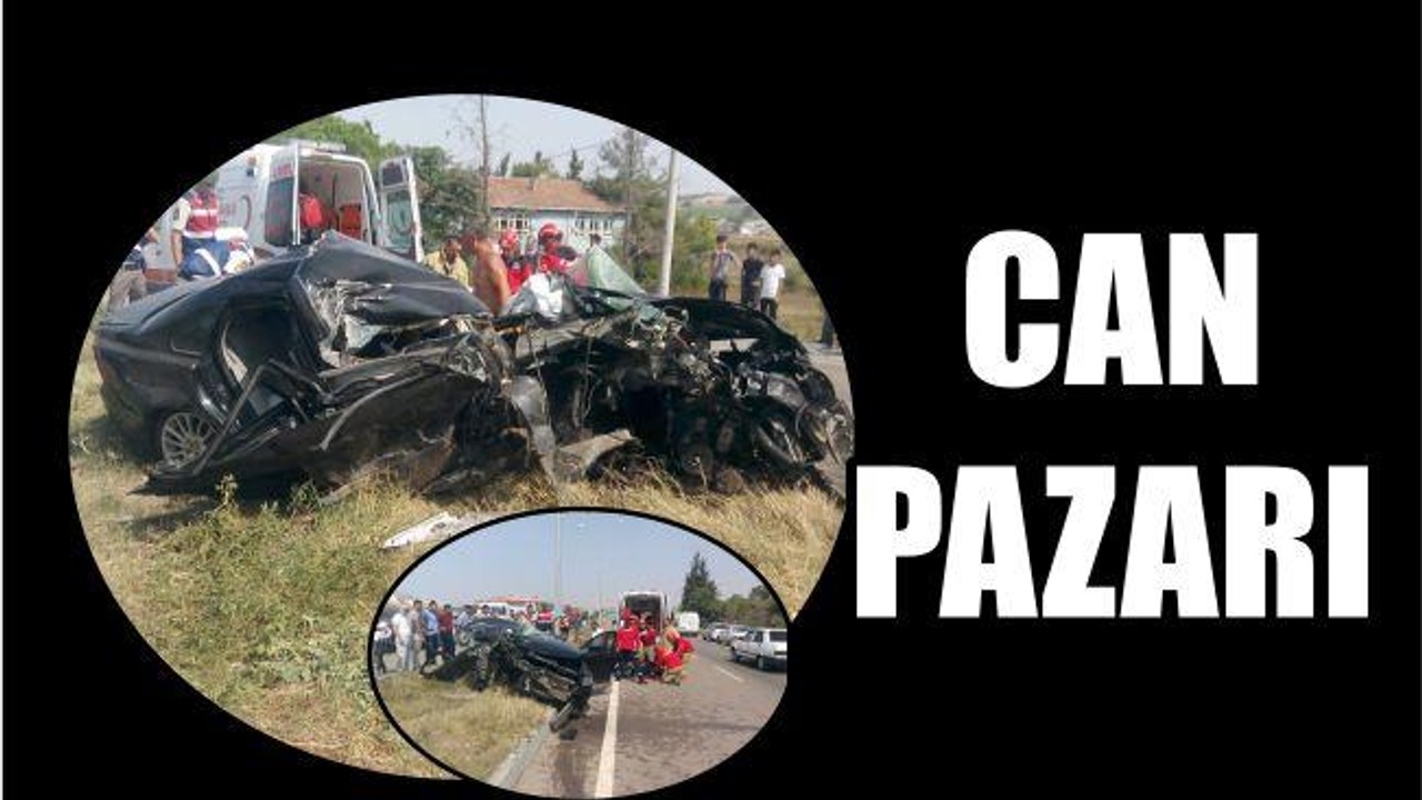 Kamyonla Çarpışan Otomobilde Can Pazarı: 4 yaralı