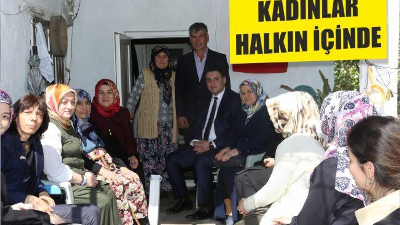KADINLAR HALKIN İÇİNDE