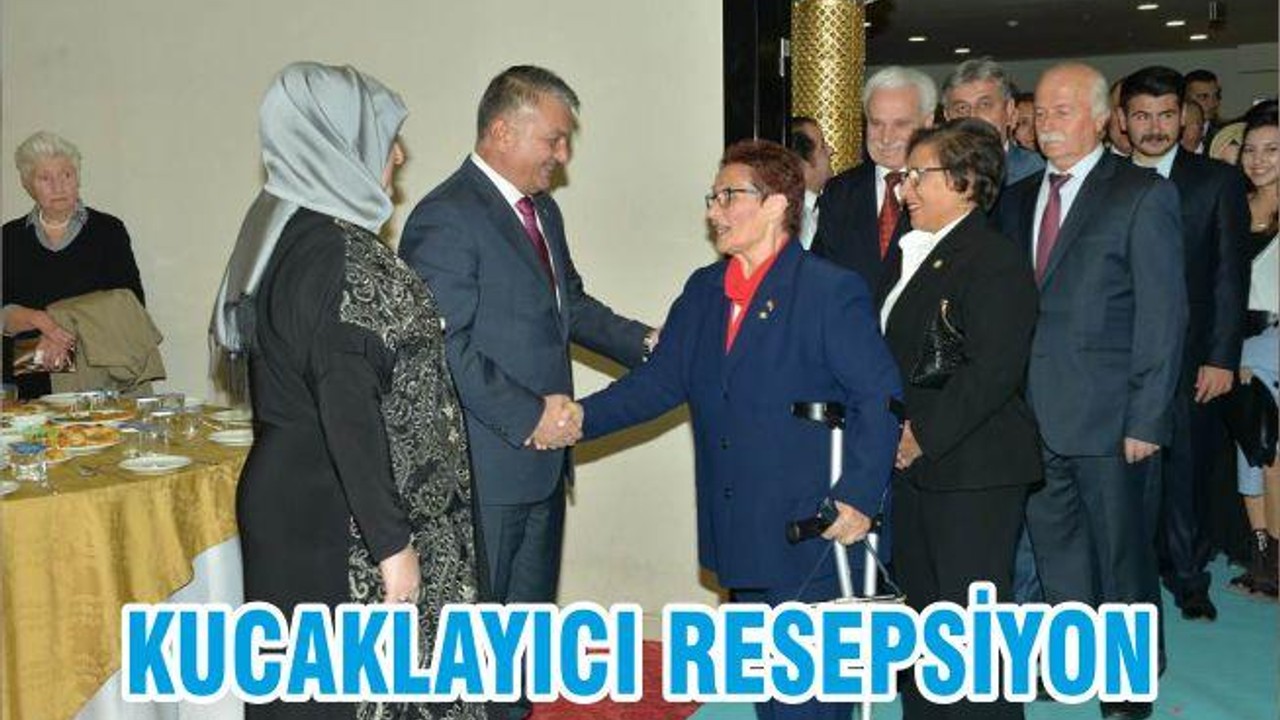 KUCAKLAYICI RESEPSİYON