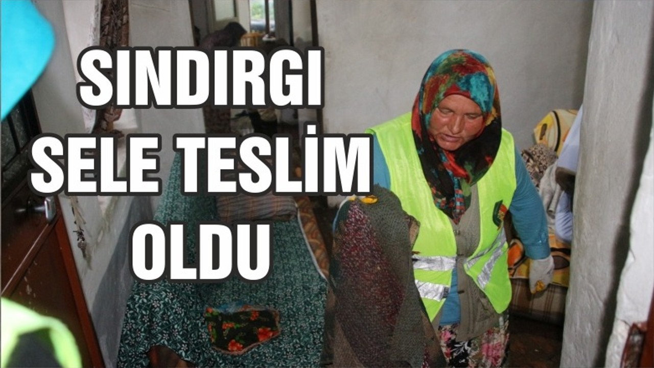 SINDIRGI'DA SAĞANAK YAĞIŞTA SU BASKINI YAŞANDI