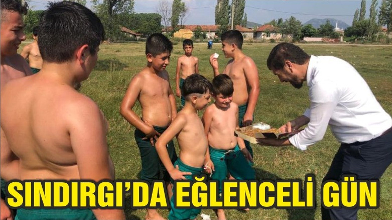 BAŞKAN YAVAŞ ÇOCUKLA ÇOCUK OLDU