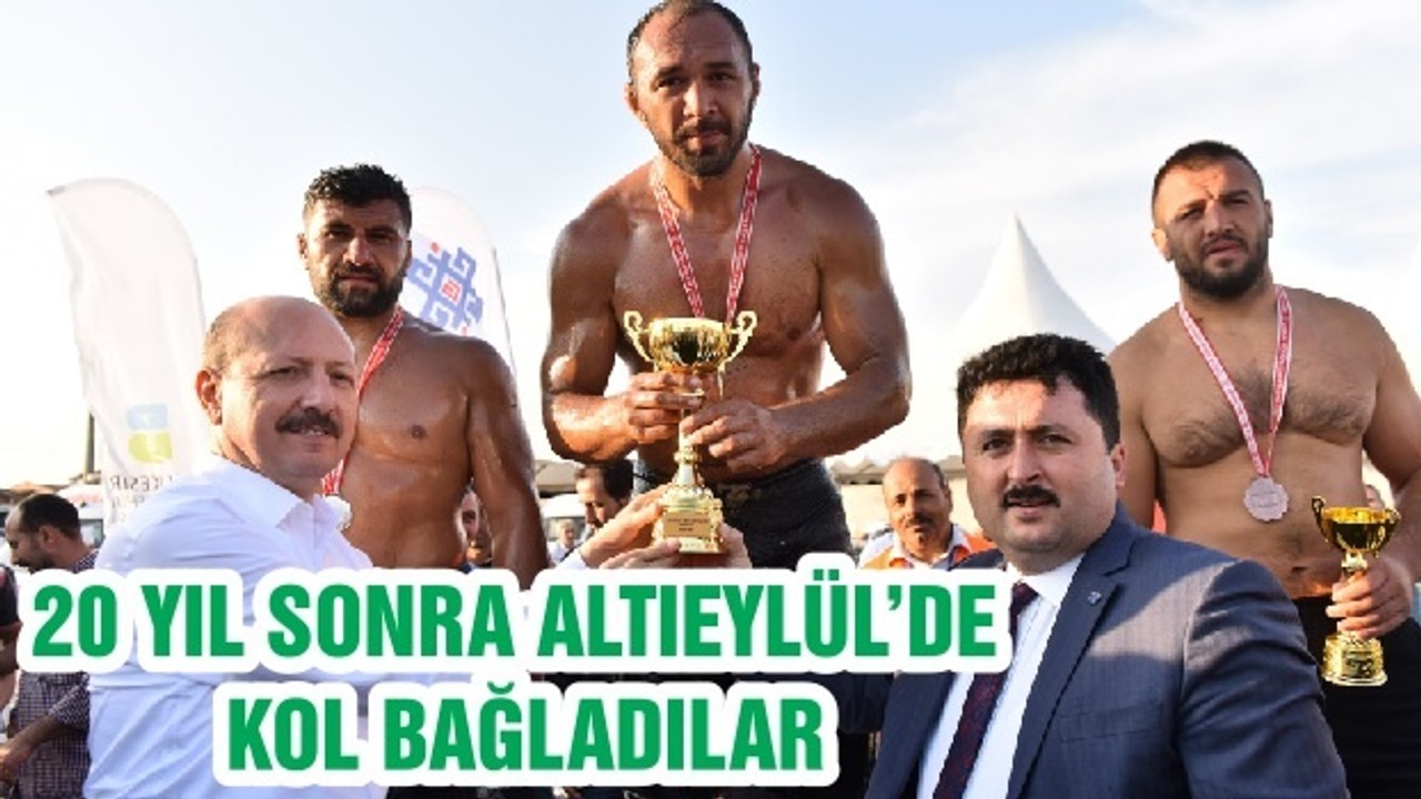 20 YIL SONRA ALTIEYLÜL’DE KOL BAĞLADILAR
