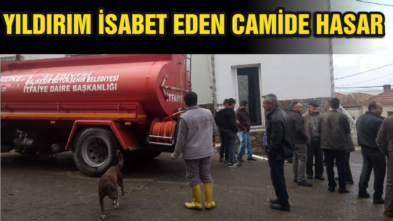 Yıldırım Düştü! Cami Duvarında Hasar