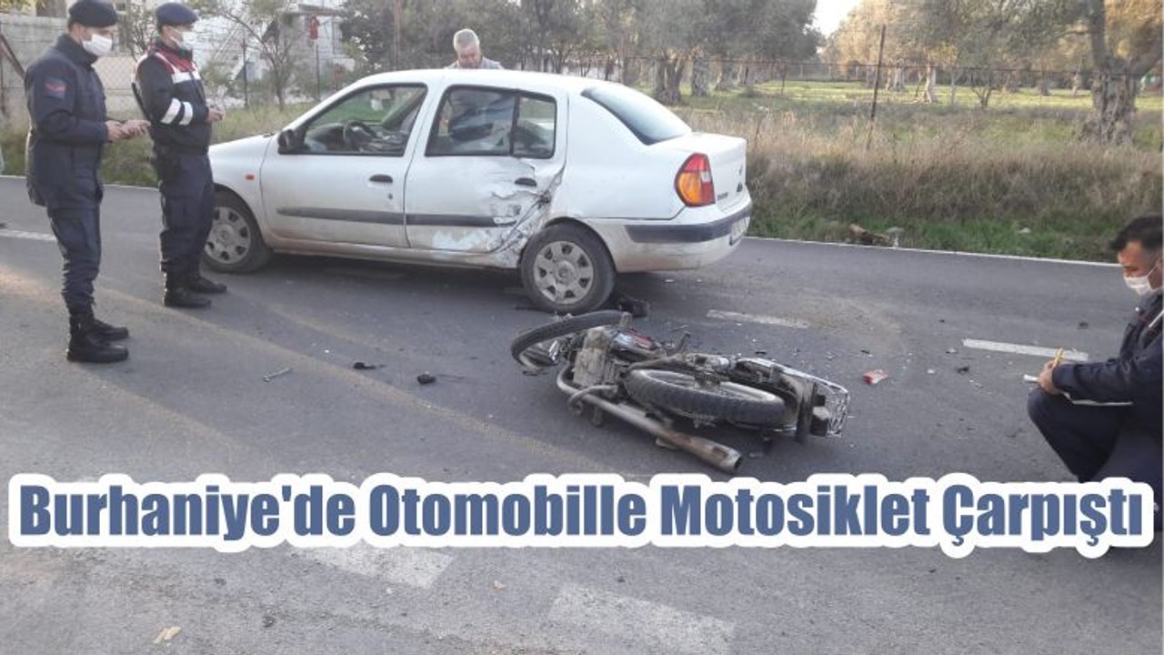 Burhaniye'de Otomobille Motosiklet Çarpıştı