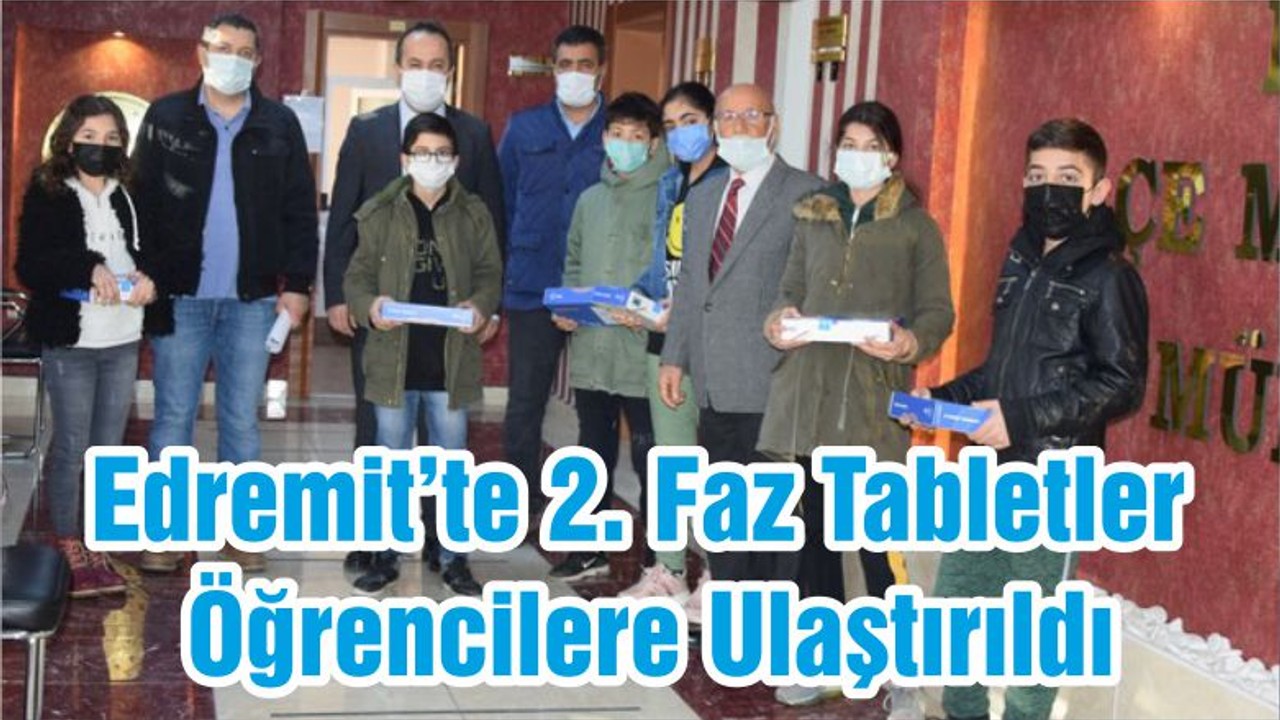 Edremit’te 2. Faz Tabletler Öğrencilere Ulaştırıldı
