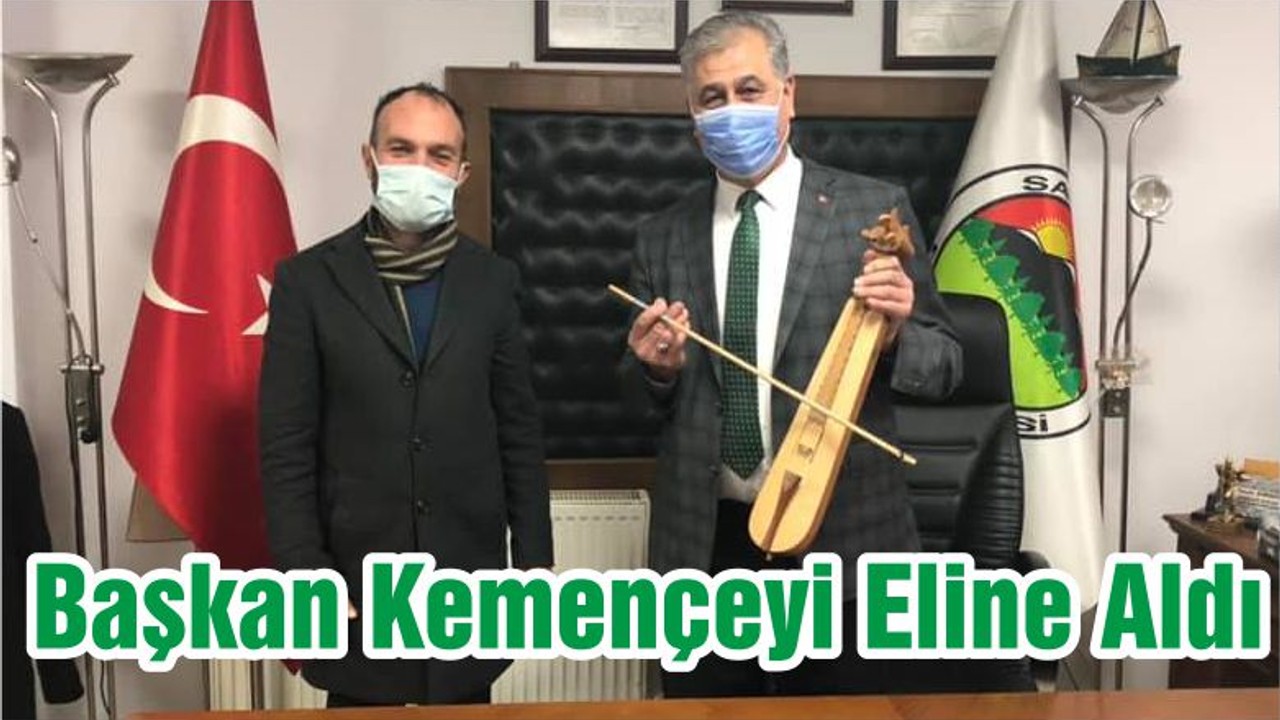 Başkan Kemençeyi Eline Aldı