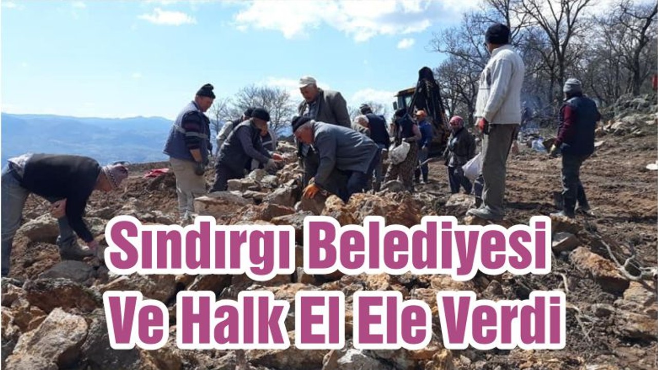 Sındırgı Belediyesi Ve Halk El Ele Verdi