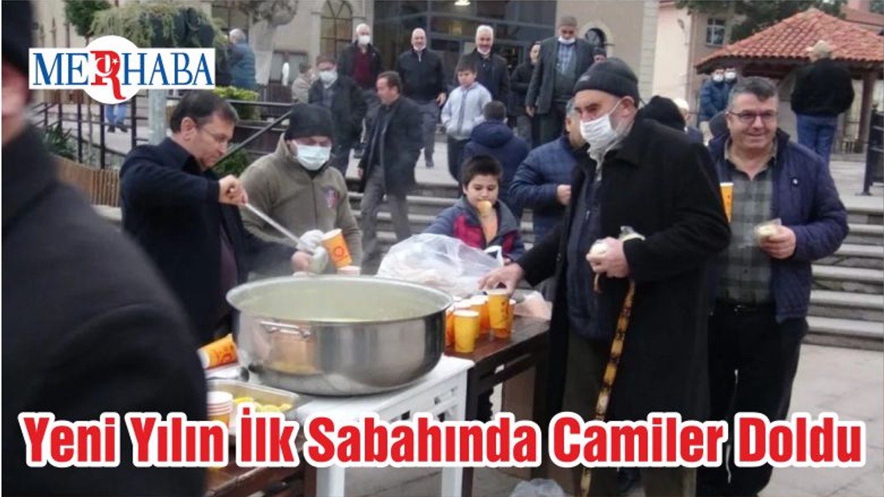 Yeni Yılın İlk Sabahında Camiler Doldu