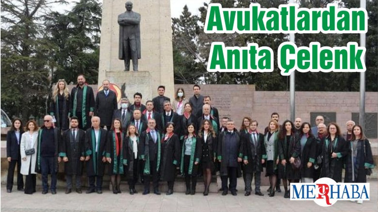Avukatlardan Anıta Çelenk