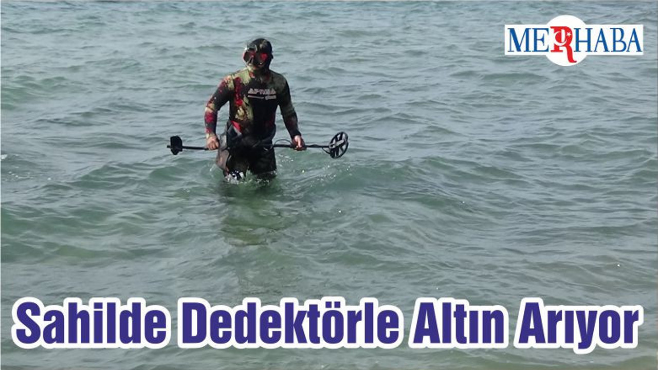 Sahilde Dedektörle Altın Arıyor