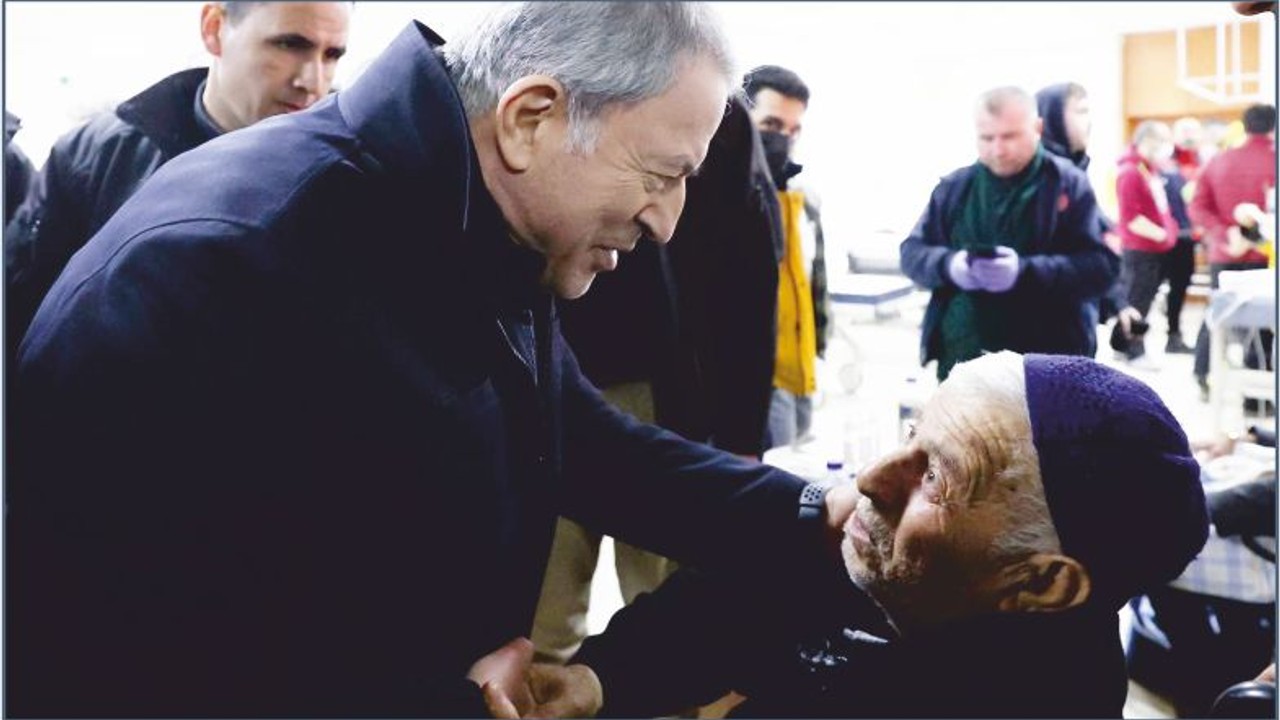 Millî Savunma Bakanı Hulusi Akar Hatay’daki Arama-Kurtarma ve Yaşam Destek Faaliyetlerini Yerinde İnceledi