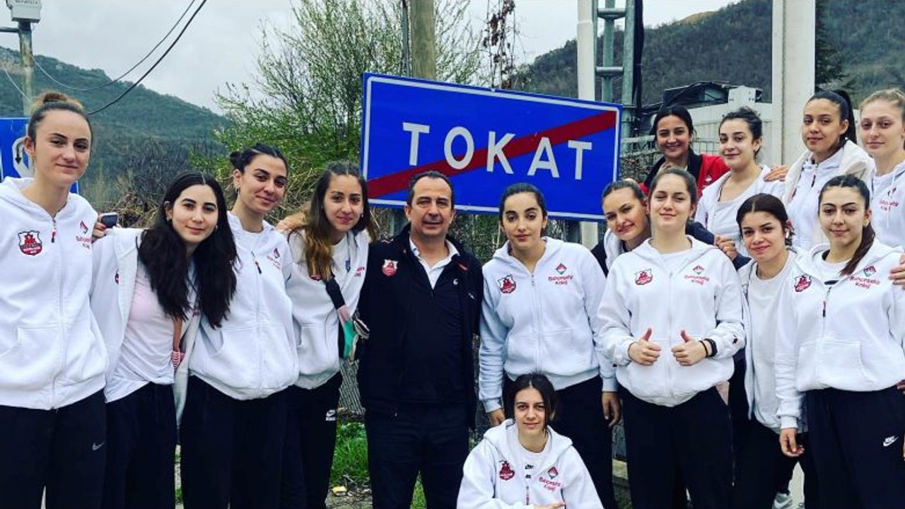 AYVALIK YARI FİNALDE ELENDİ