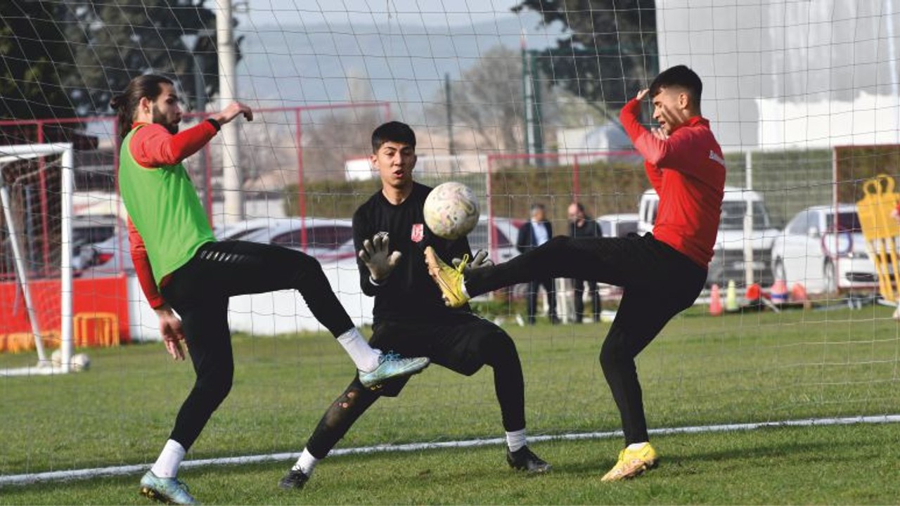 BALIKESİRSPOR 3 PUANA KİLİTLENDİ