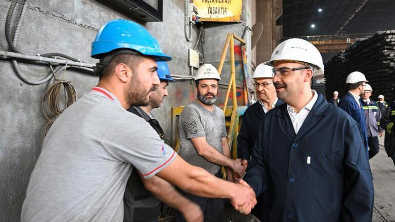 Bakan Kacır, fabrika işçileri ile bayramlaştı