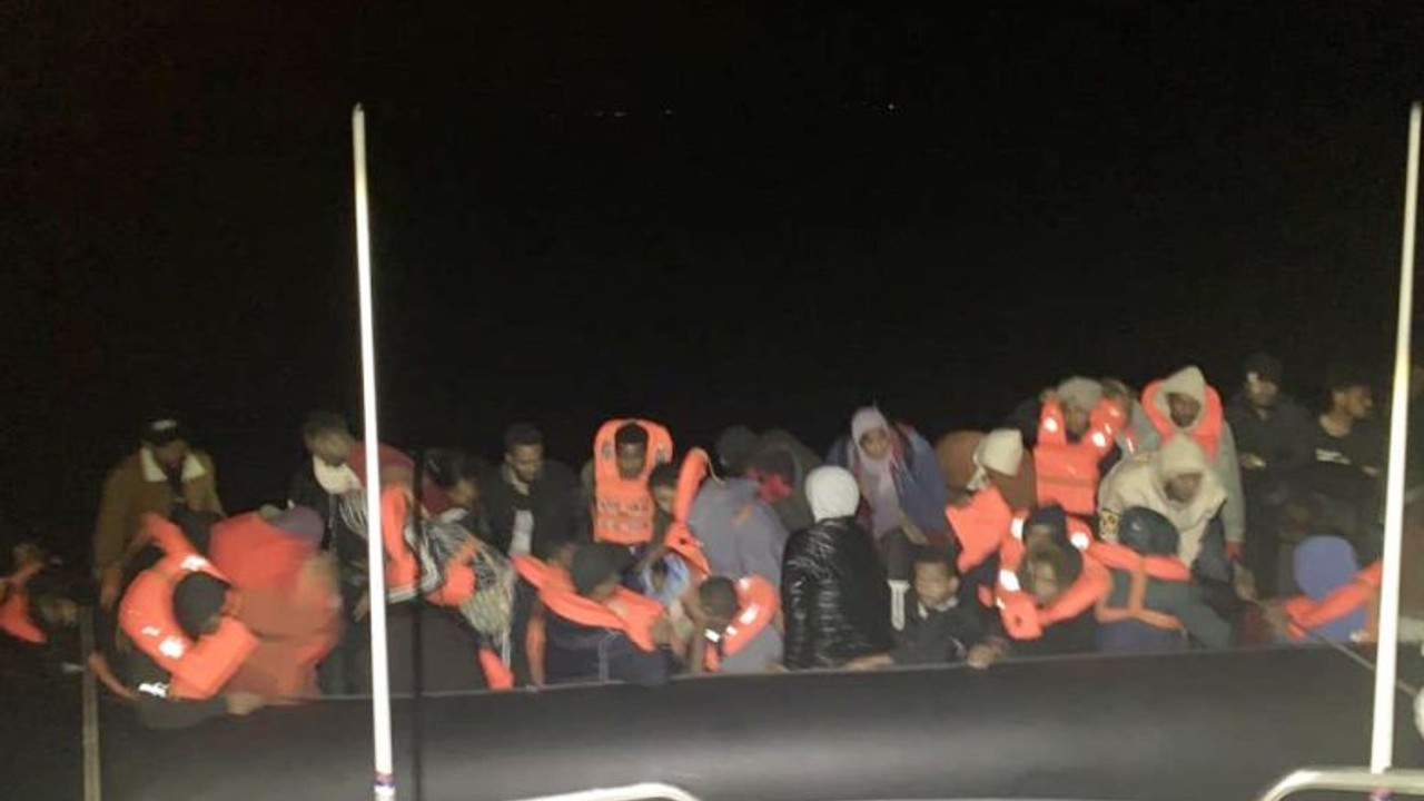Ayvalık Sahil Güvenlik Göçmen Mücadelesine Devam Ediyor
