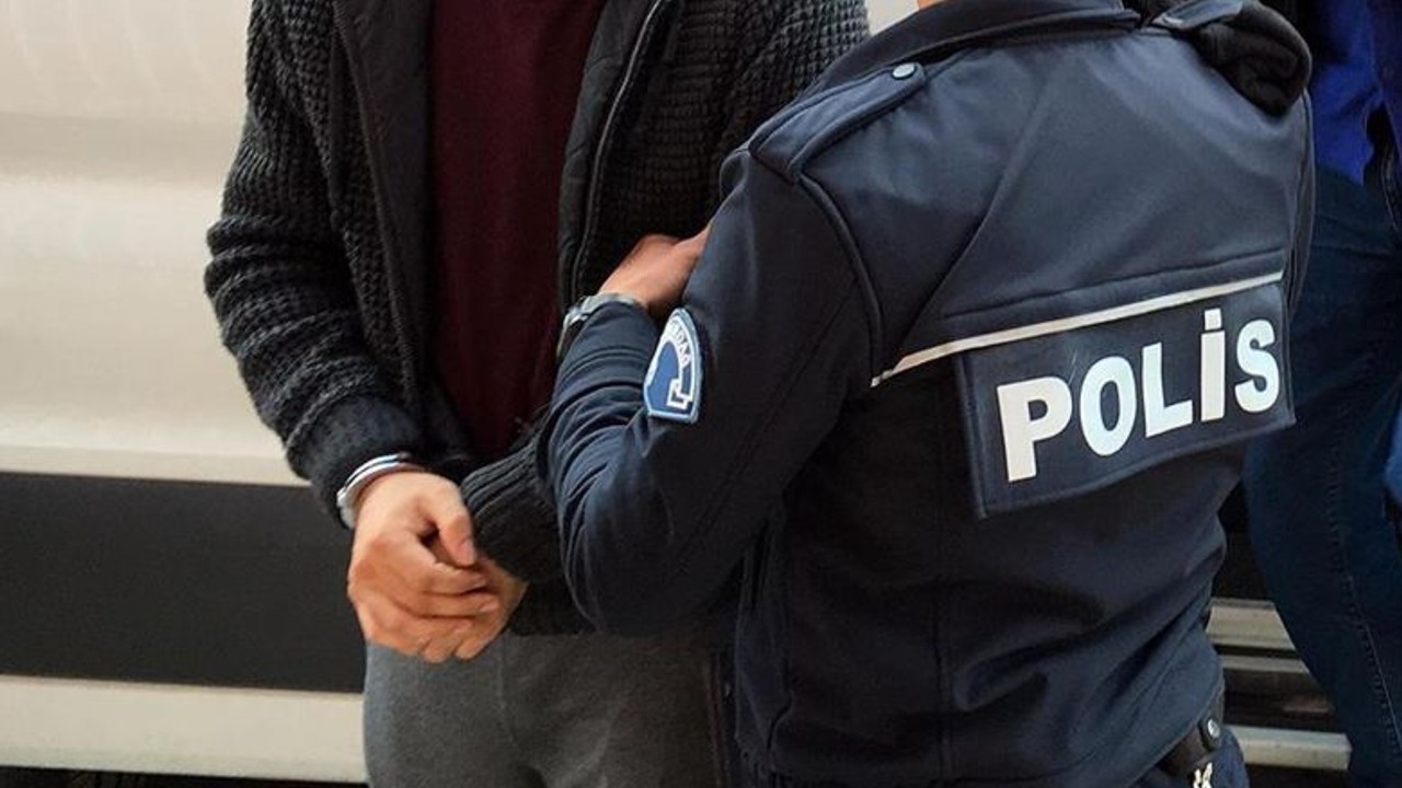 Balıkesir Ekiplerinden Aranan Şahıslara Eş Zamanlı Baskın