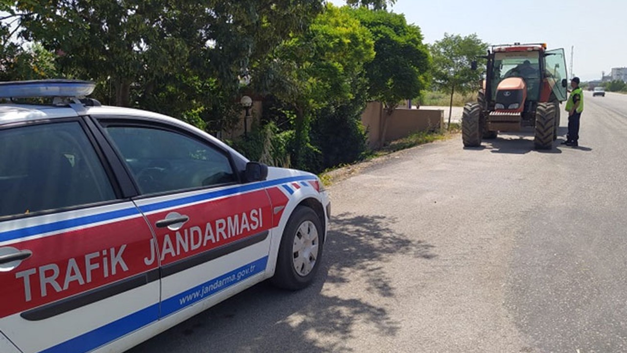 Balıkesir Jandarması,Tarım Araçları ve Sürücülerini Denetledi
