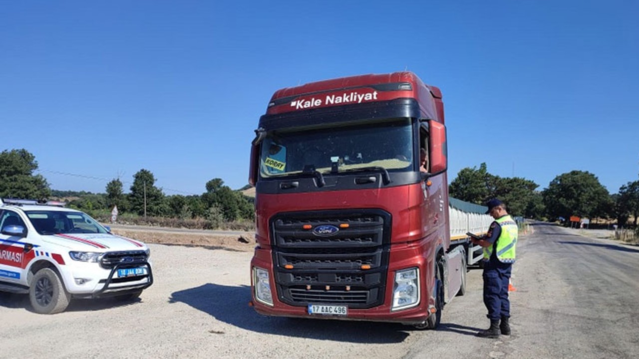 Balıkesir Jandarmasından, Yük Taşıyan Araçlara Özel Denetim