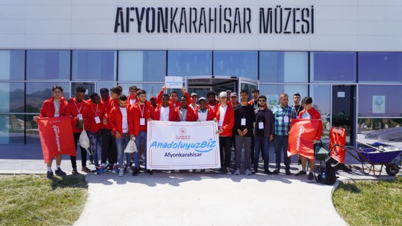 Balıkesirli Gençlerden Afyonkarahisar'a Ziyaret