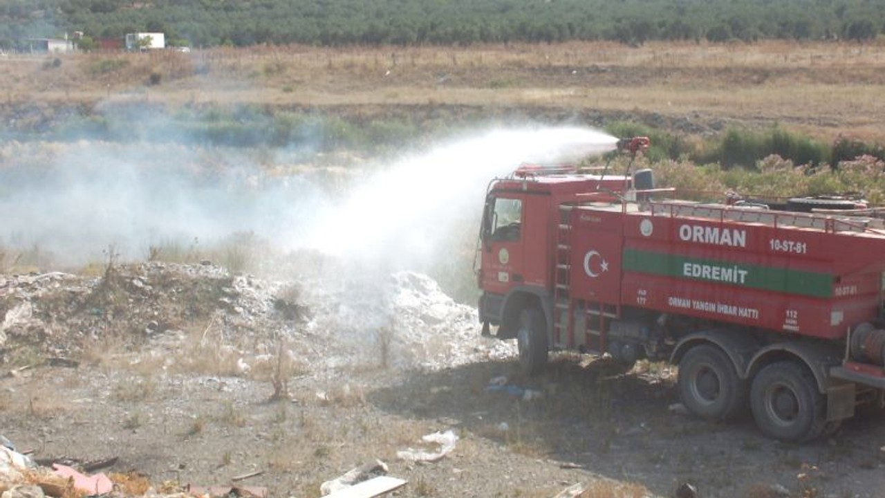 Burhaniye'de Yangın Zeytinlikleri Tehdit Etti