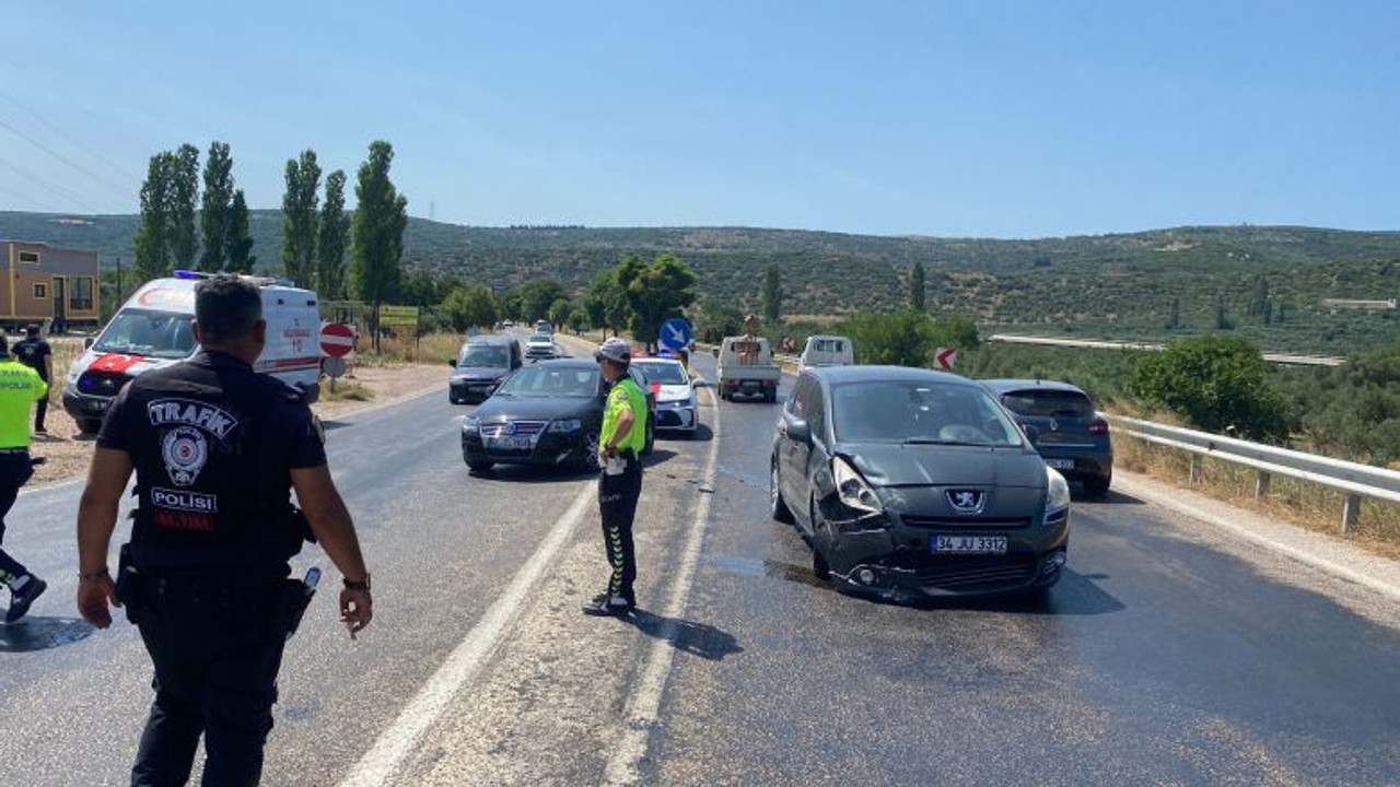 Erdek'te Hatalı Sürücü Kazaya Sebep Oldu