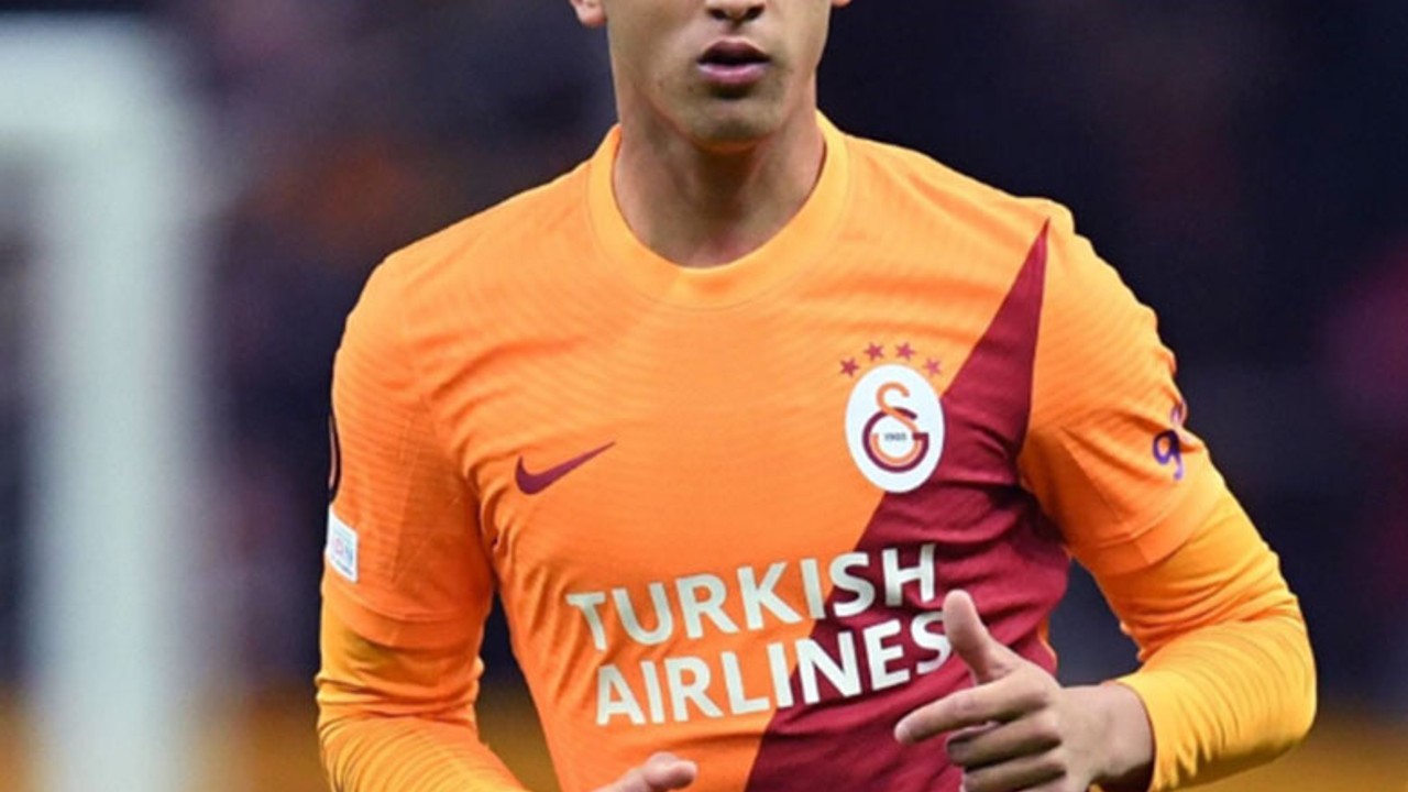 Fenerbahçe Eski Galatasaraylı Futbolcuyu Kadrosuna Katıyor