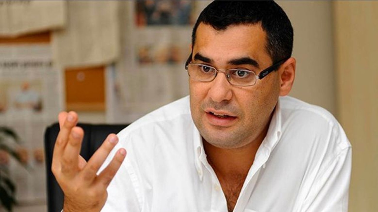 Gazeteci Enver Aysever Hasta Mı ?