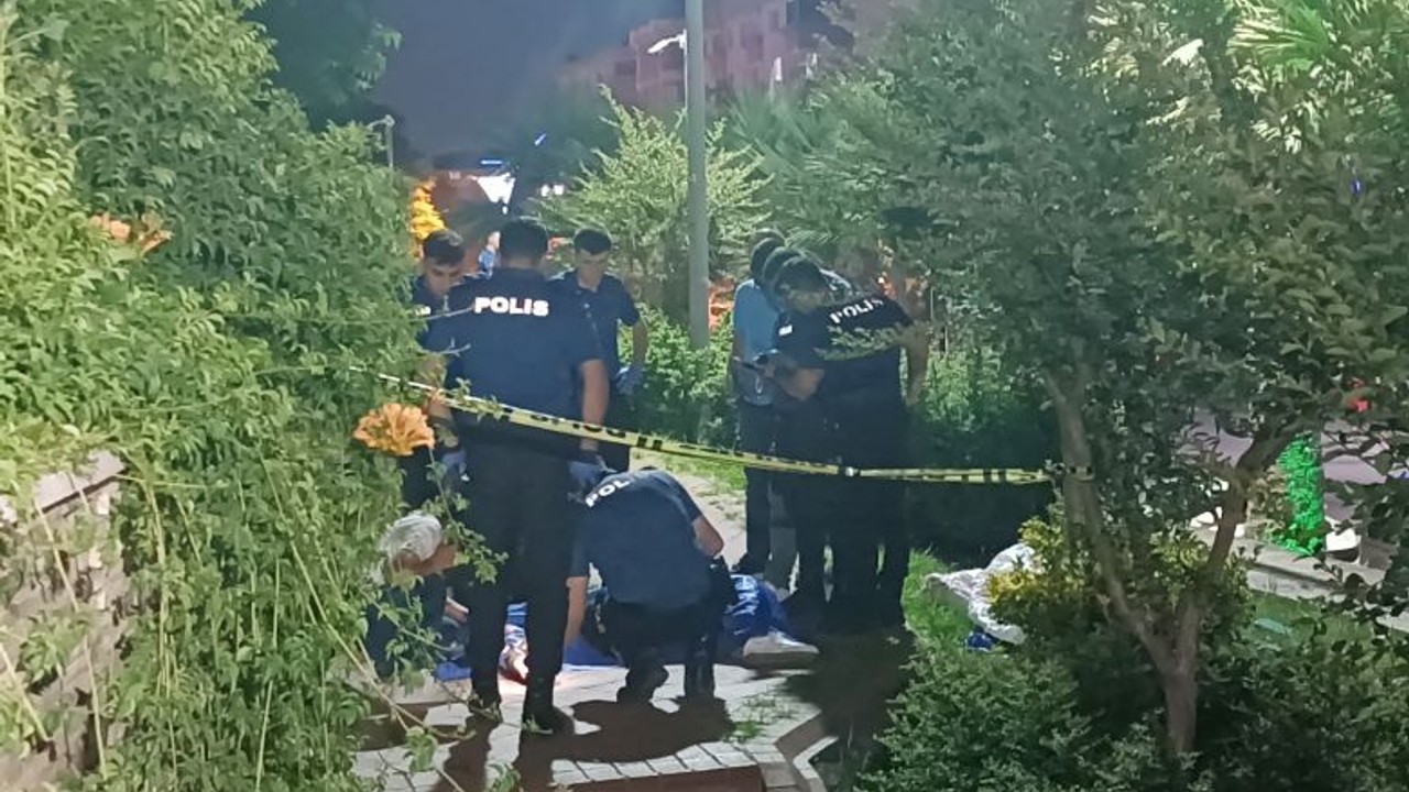 Genç Adam Parkta Ölü Bulundu