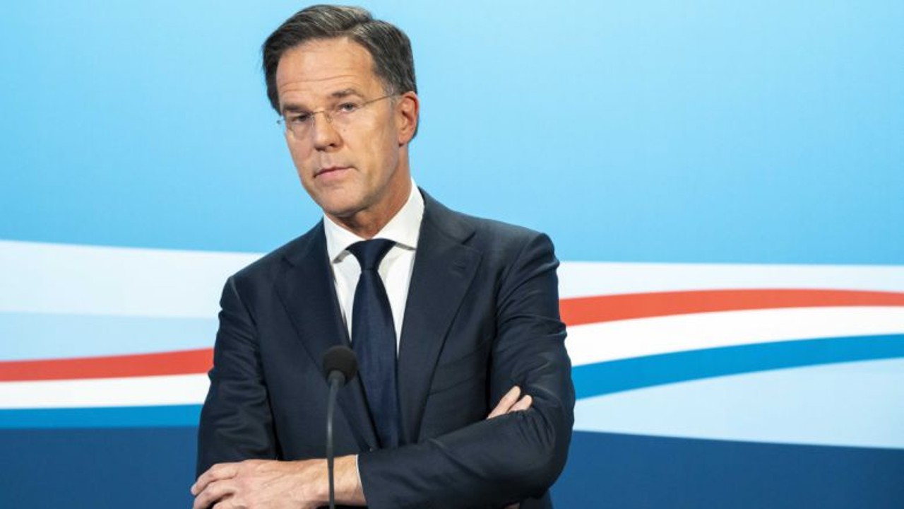 Hollanda’da Hükümet Düştü